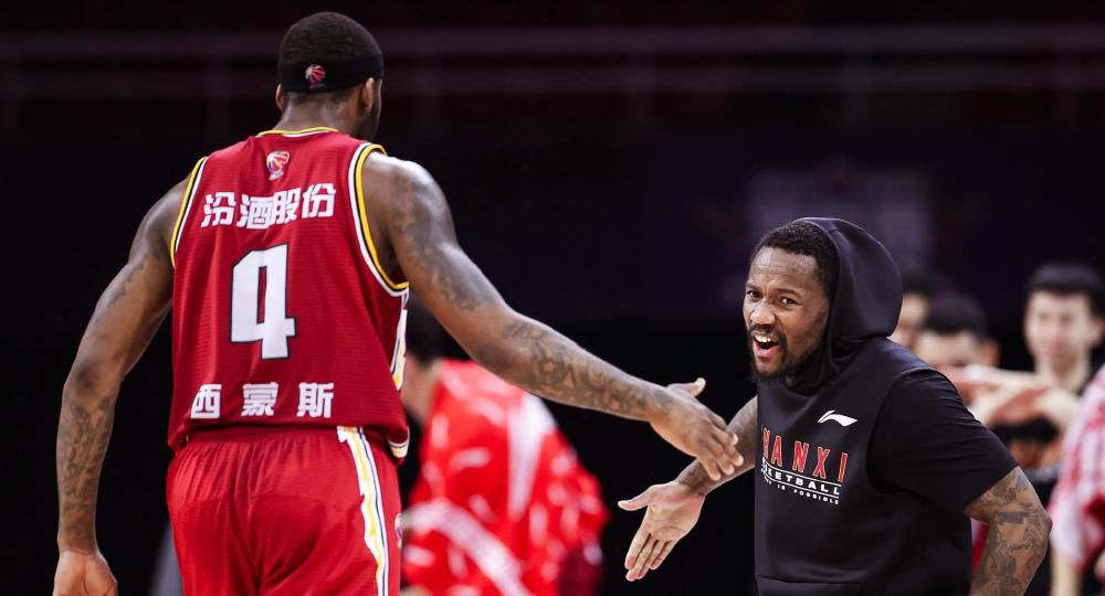 怀斯曼迎赛季第21场比赛 终于取得个人赛季首胜NBA常规赛，活塞在主场以129-127险胜猛龙，结束28连败。